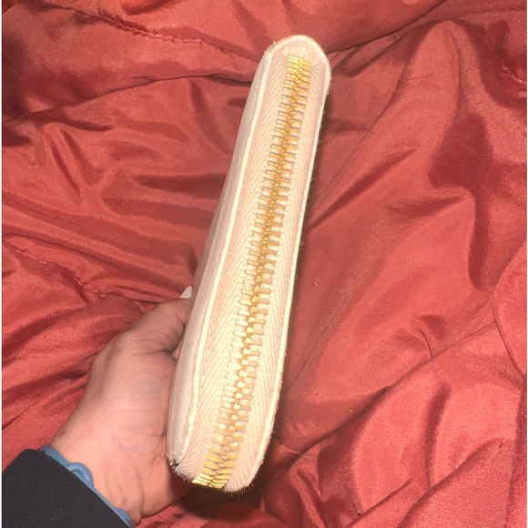 Prada Zip Wallet in Beige Leather - Picture 5 of 9